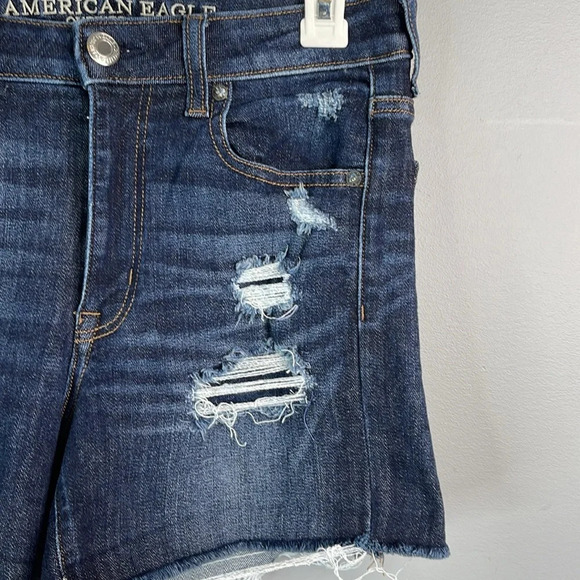 AMERICAN EAGLE Hi-Rise Shortie Shorts Blue Dark Wash Distressed Cutoffs Size 6 - Picture 4 of 11